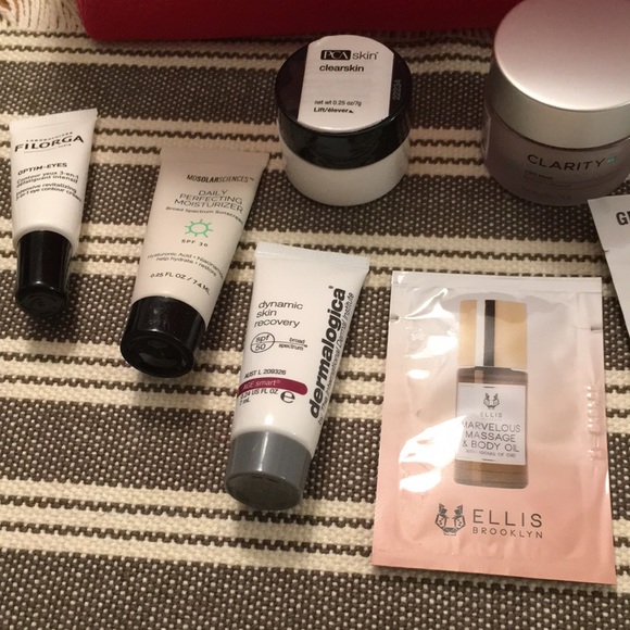 Lookfantastic Makeup Giftbag - Picture 2 of 3